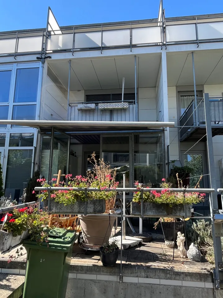 5.5 Zimmer-Reiheneinfamilienhaus mit Wintergarten, 2 Balkonen und 2 Garagenboxen. – Foto 4 von 29
