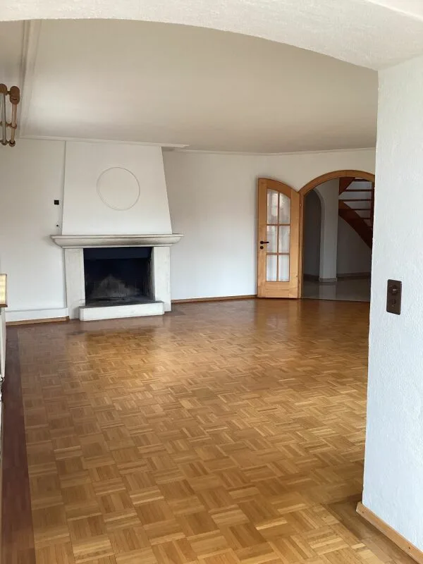Attractive & Exclusive 6.5-Room Apartment in the Old Town