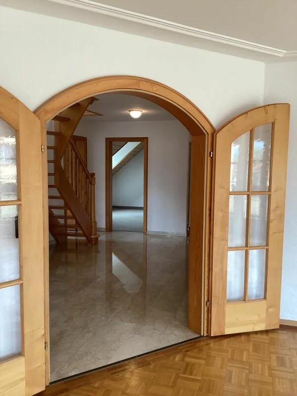 Attractive & Exclusive 6.5-Room Apartment in the Old Town