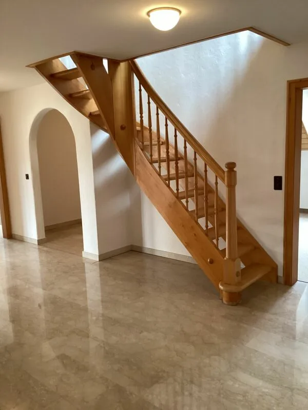 Attractive & Exclusive 6.5-Room Apartment in the Old Town
