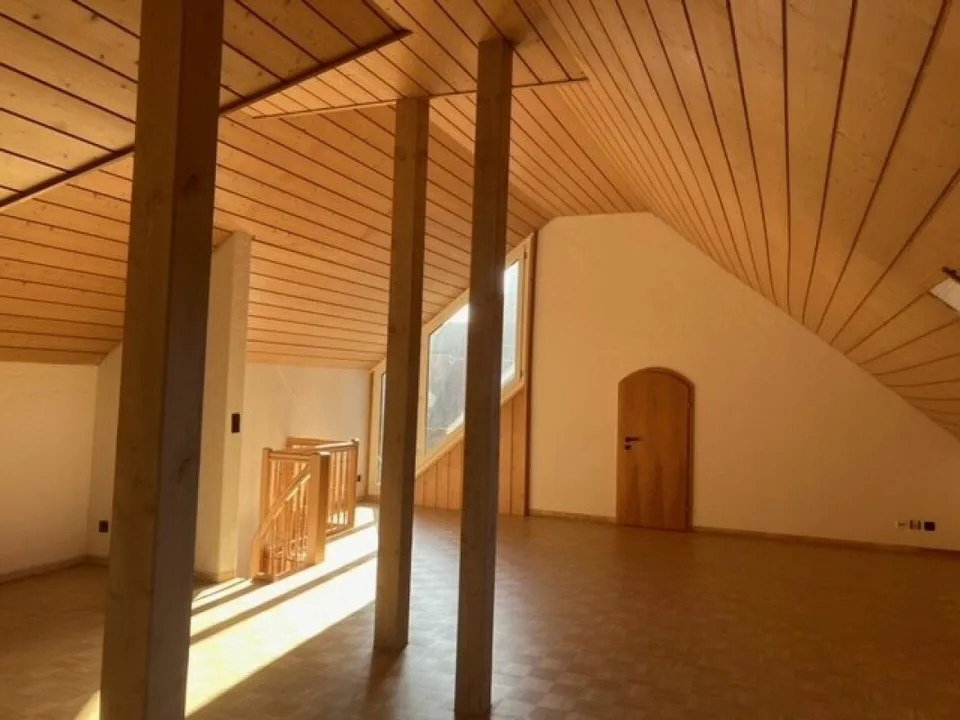Attractive & Exclusive 6.5-Room Apartment in the Old Town