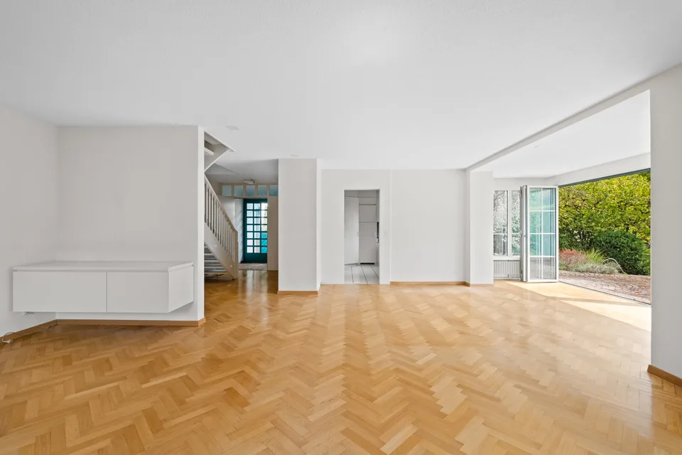 Maisonette di 5 locali con giardino (130m2) in una posizione tranquilla vicino al centro della città di Baar – foto 2 di 7