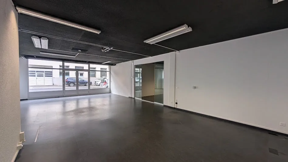 115 m² d'espace d'exposition/boutique sur la rue principale à Rohrbach – photo 6 sur 8