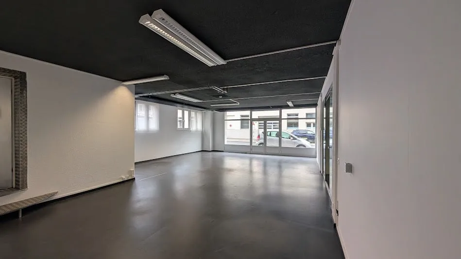 115 m² d'espace d'exposition/boutique sur la rue principale à Rohrbach – photo 4 sur 8