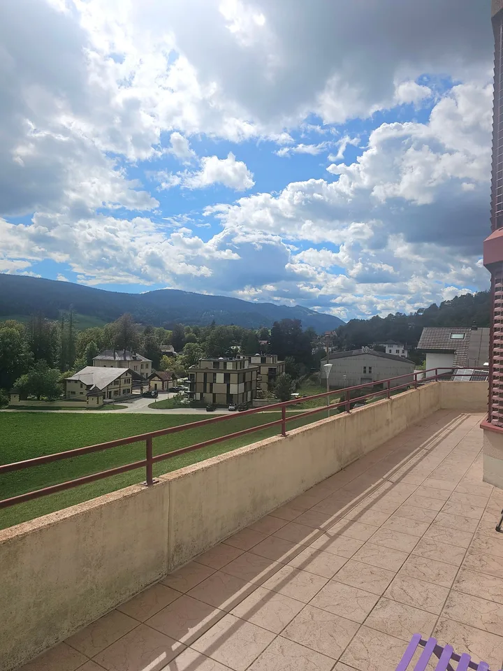 Entre nature et confort : belle maison de 200 m² à Couvet – photo 4 sur 18