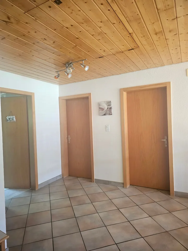Entre nature et confort : belle maison de 200 m² à Couvet – photo 13 sur 18