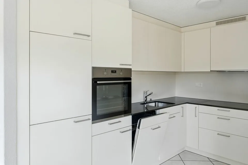Appartement-maisonnette de 7,5 pièces lumineux avec balcon dans un quartier familial