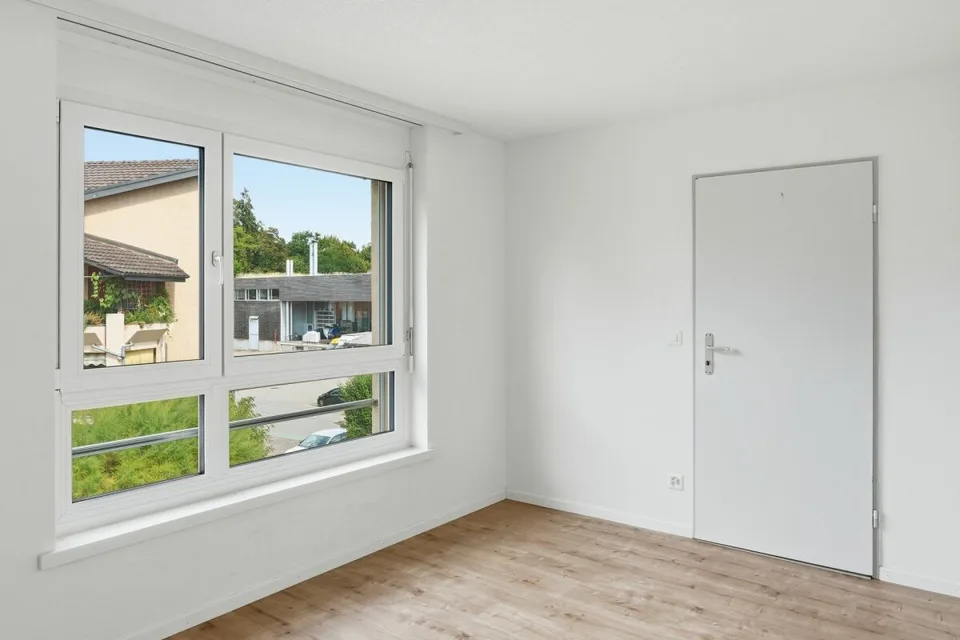 Appartement-maisonnette de 7,5 pièces lumineux avec balcon dans un quartier familial