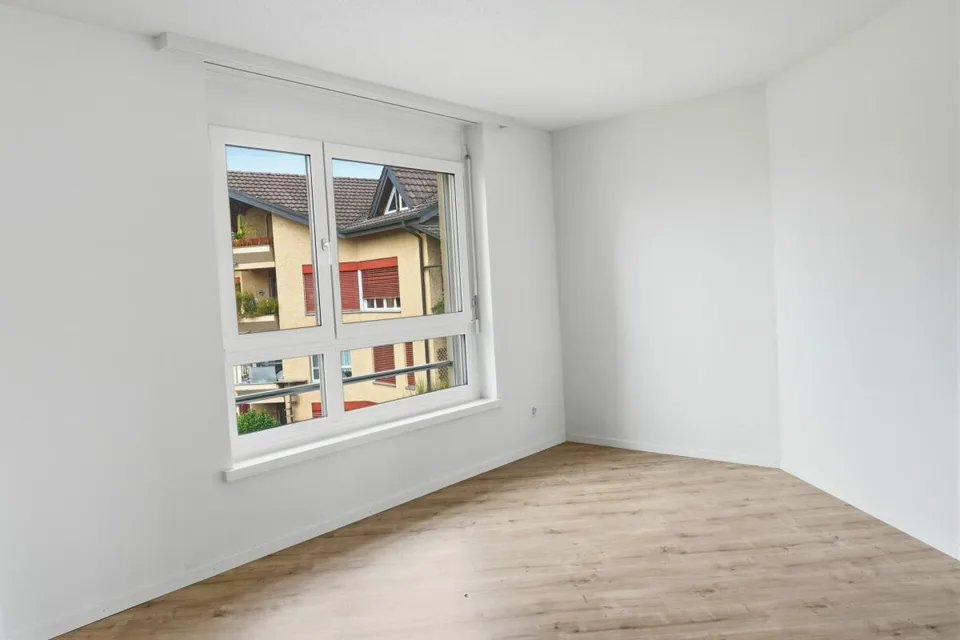 Appartement-maisonnette de 7,5 pièces lumineux avec balcon dans un quartier familial