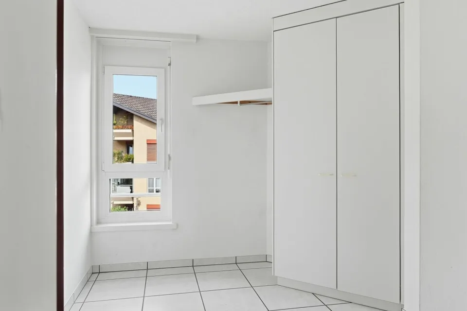Appartement-maisonnette de 7,5 pièces lumineux avec balcon dans un quartier familial