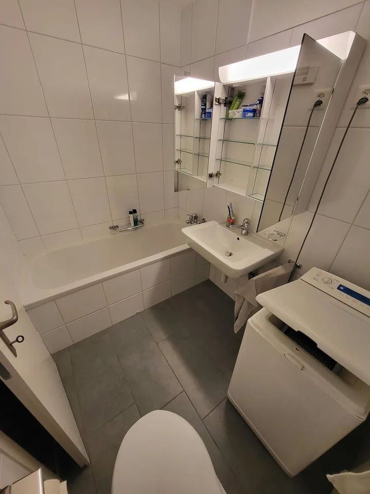 Möbliertes Smart-Zimmer in grosser Wohnung am Waldrand Pfaffhausen (Zürich)
