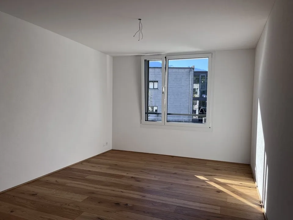 Attraktive 4.5 Zimmer-Wohnung an zentraler Lage in Cazis