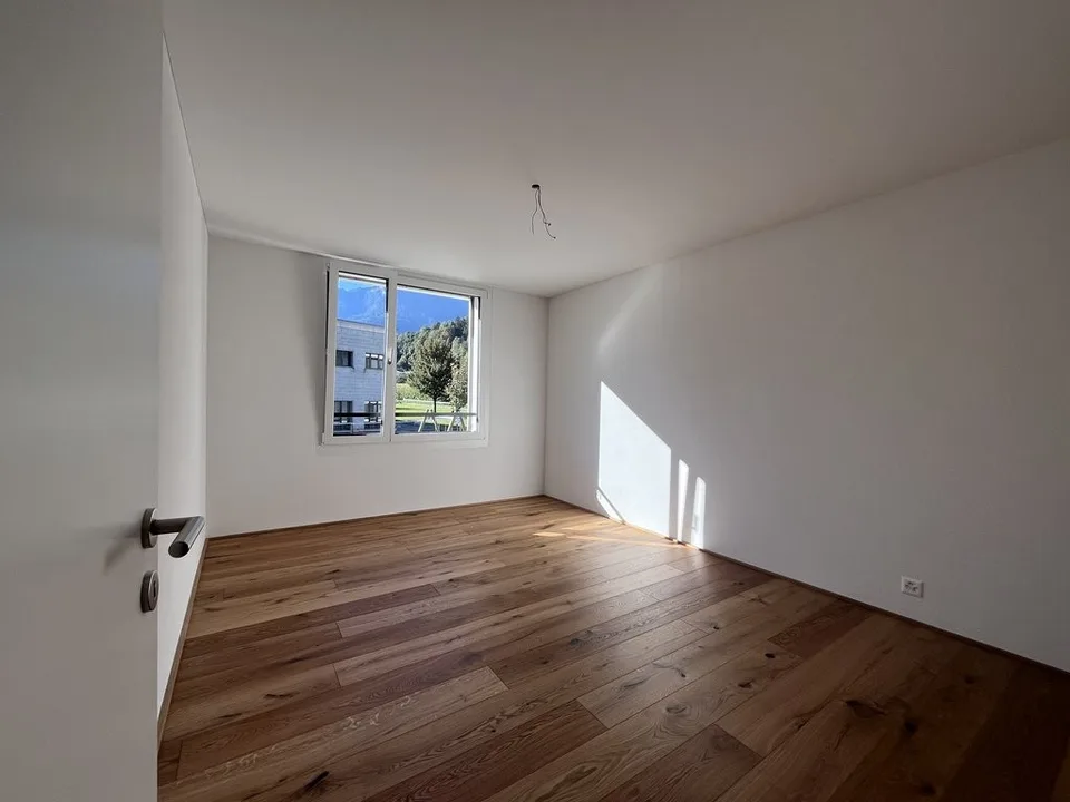 Attraktive 4.5 Zimmer-Wohnung an zentraler Lage in Cazis