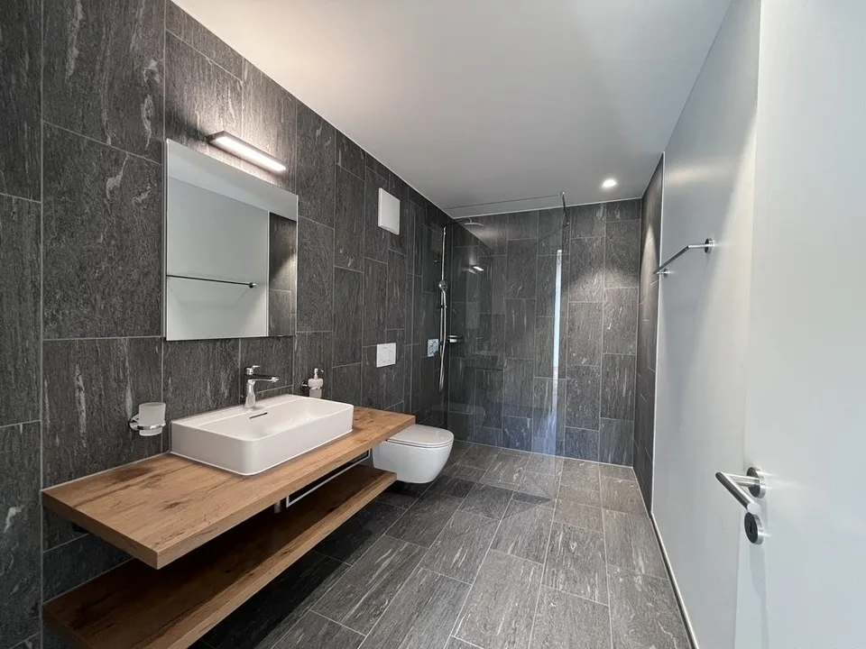 Attraktive 4.5 Zimmer-Wohnung an zentraler Lage in Cazis