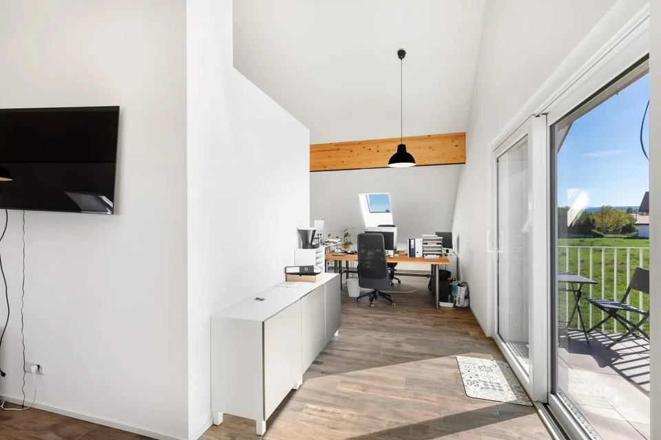 Helles Büro mit Südbalkon und Seeblick – Foto 9 von 13