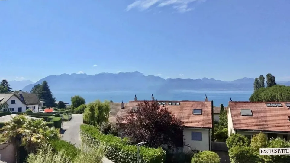 Reihenhaus mit Garten und Seeblick – Foto 3 von 8