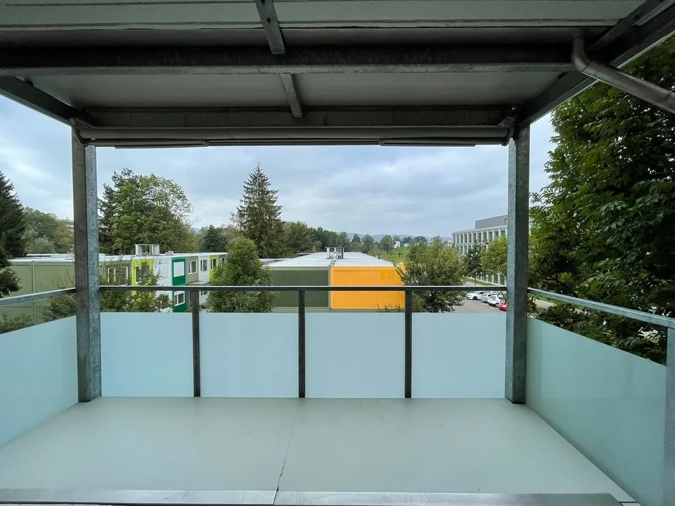 Appartement situé au centre avec grand balcon et vue