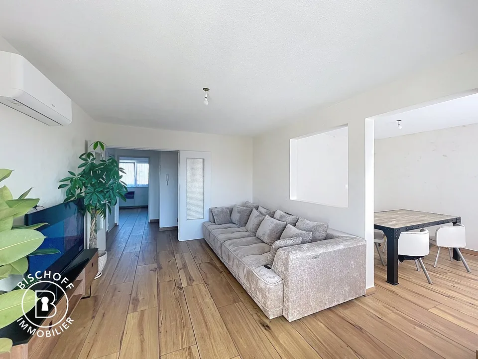 Spacieux appartement de 5 pièces avec balcon et vue agréable – Mulhouse – foto 3 di 17