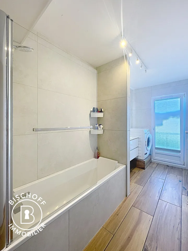 Spacieux appartement de 5 pièces avec balcon et vue agréable – Mulhouse – foto 10 di 17
