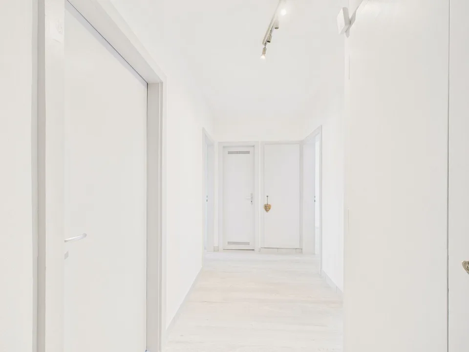 Renovated 3.5-room apartment in the heart of Le Locle - calm, modernity, and comfort – photo 14 of 16
