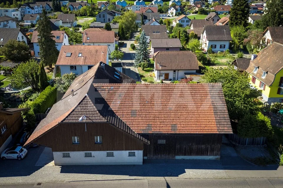 Charaktervolles Bauernhaus mit grossem Schopf und Ökologie in Gränichen – Foto 3 von 13