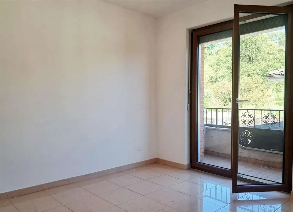 Bioggio: spacious 4.5-room attic with lake view in a two-family house – photo 6 of 13
