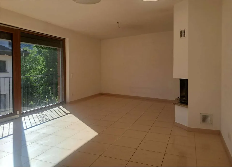 Bioggio: spacious 4.5-room attic with lake view in a two-family house – photo 3 of 13