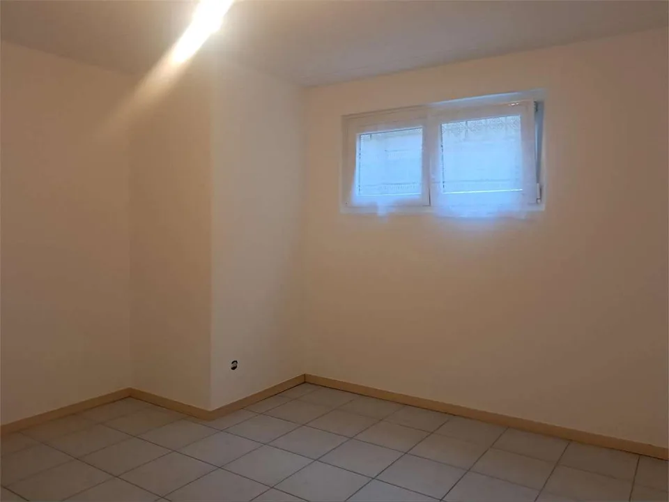 Melano: schönes Maisonette mit 3,5 Zimmern, Terrassen und Parkplätzen – Foto 8 von 12