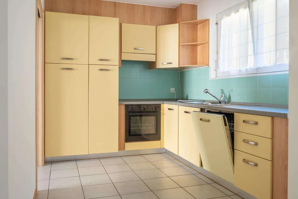 Melano: schönes Maisonette mit 3,5 Zimmern, Terrassen und Parkplätzen – Foto 7 von 12