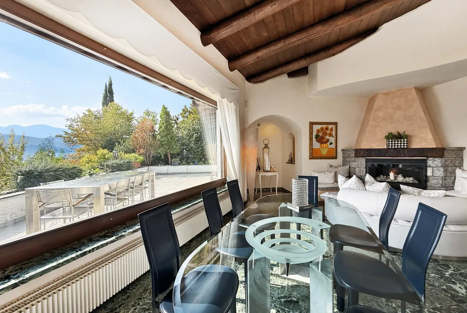 BEAUTIFUL VILLA 5.5 ROOMS WITH LAKE VIEW AND INDOOR POOL IN PURA – photo 13 of 17