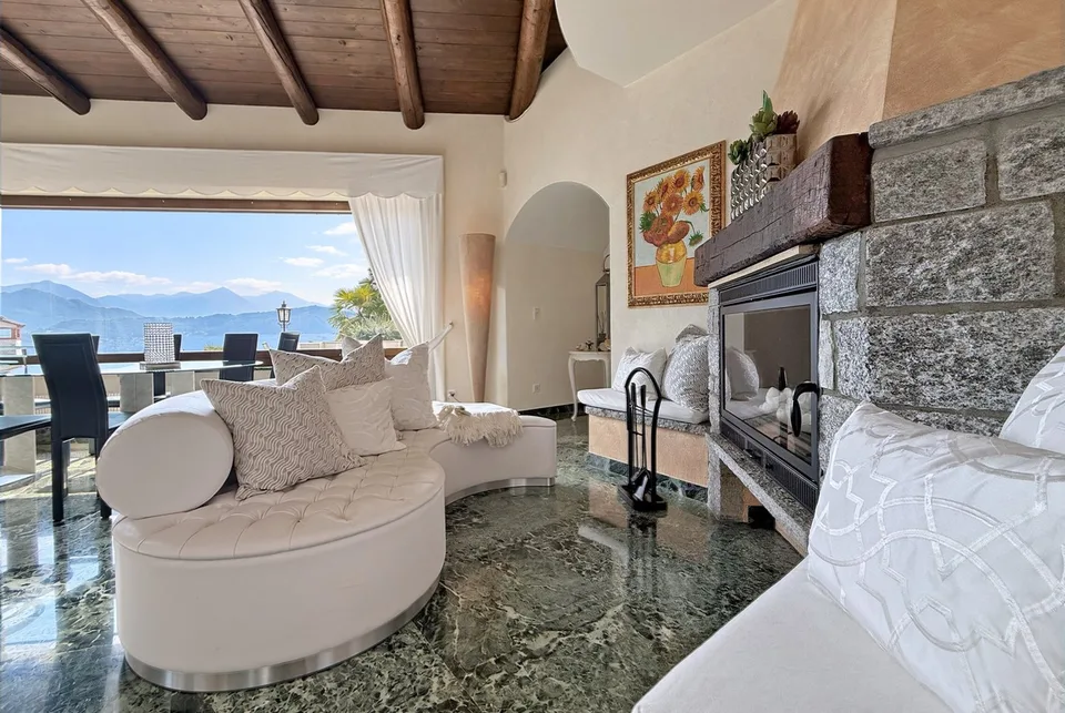 BEAUTIFUL VILLA 5.5 ROOMS WITH LAKE VIEW AND INDOOR POOL IN PURA – photo 14 of 17