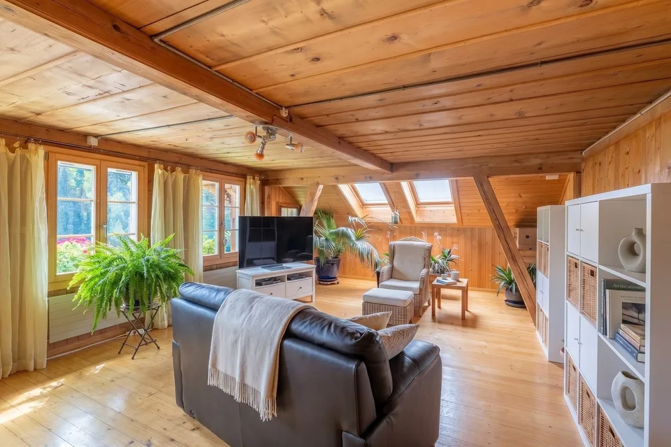 Casa colonica Simmental con due appartamenti e vista libera sulla montagna – foto 3 di 12