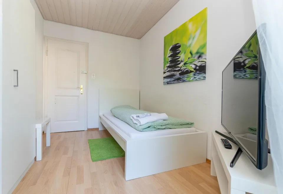 7 möblierte Zimmer, Garten und Ertrag in Baden – Foto 13 von 24