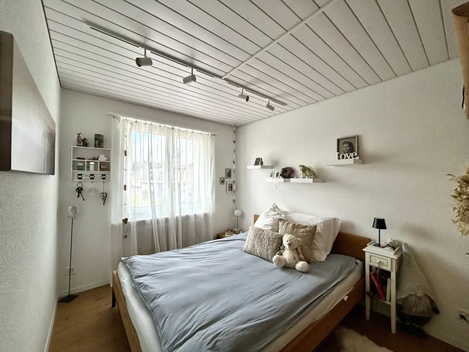 Posizione tranquilla e idillica, casa unifamiliare modernizzata in ottime condizioni ! – foto 6 di 12