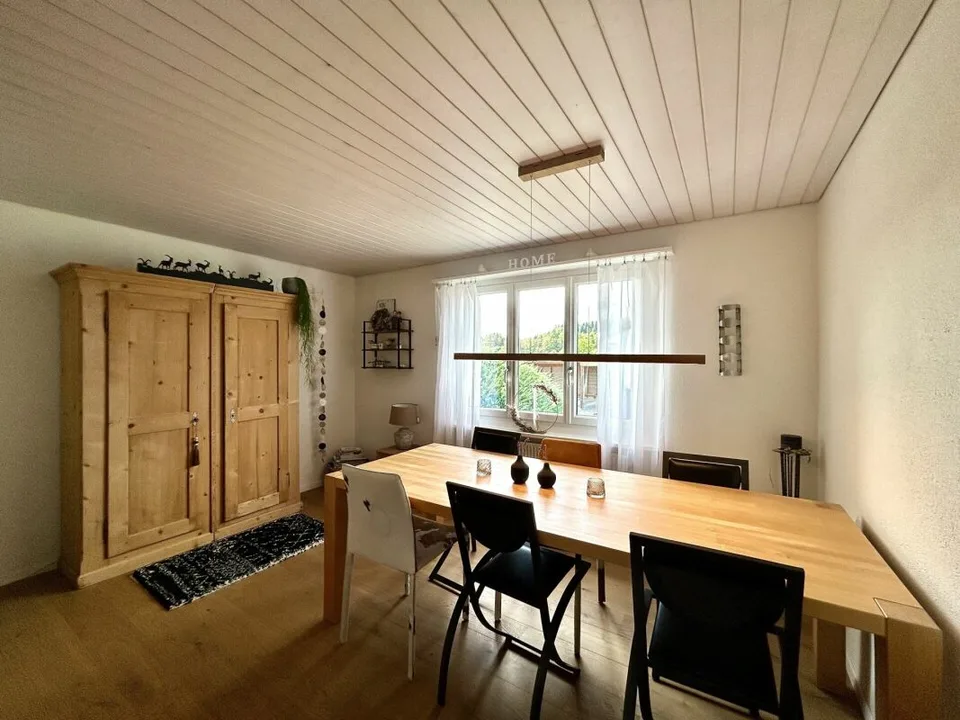 Posizione tranquilla e idillica, casa unifamiliare modernizzata in ottime condizioni ! – foto 8 di 12