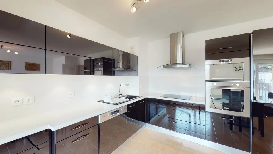 Wohnung mit Möbeln T4 - 76 m² - Letztes Stockwerk mit Balkon und Keller – Foto 4 von 13