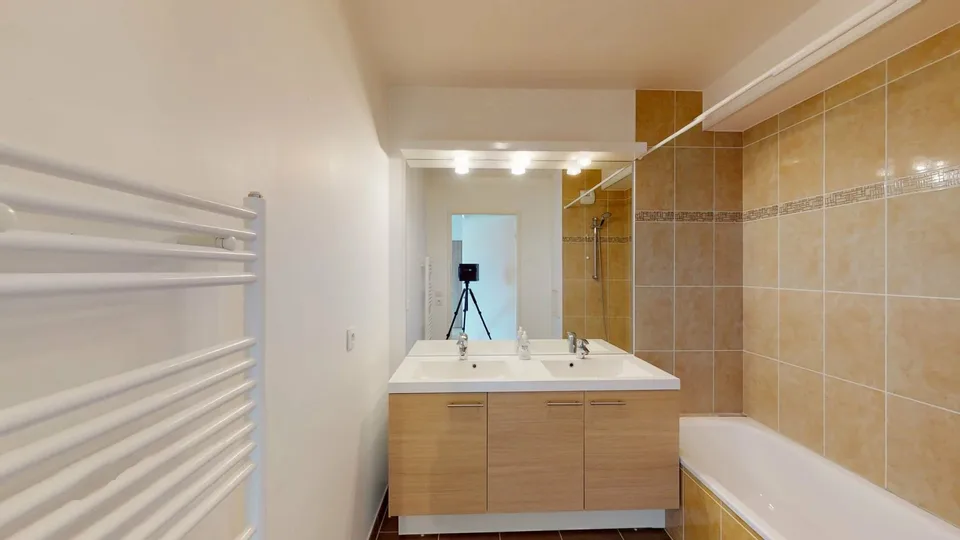 Wohnung mit Möbeln T4 - 76 m² - Letztes Stockwerk mit Balkon und Keller – Foto 12 von 13