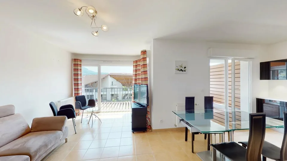 Wohnung mit Möbeln T4 - 76 m² - Letztes Stockwerk mit Balkon und Keller – Foto 3 von 13