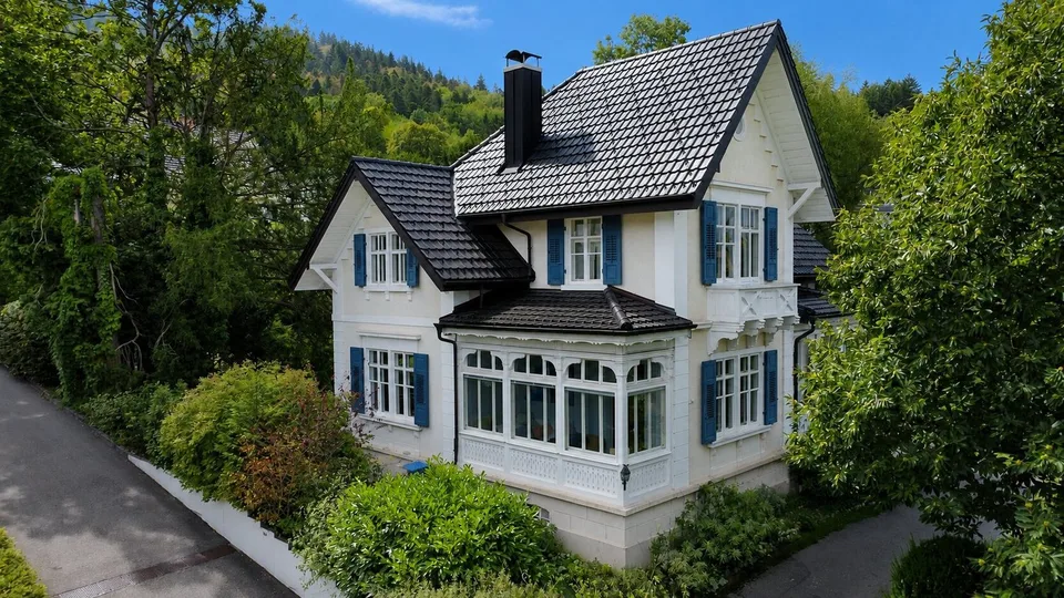 Dreamy country house villa with large garden, private driveway, and a view of the greenery – photo 12 of 12