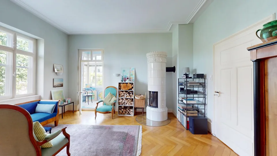 Dreamy country house villa with large garden, private driveway, and a view of the greenery – photo 4 of 12