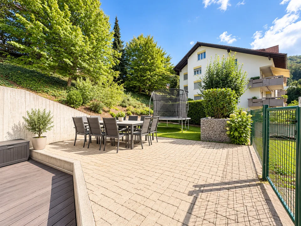 Wohnen wie im eigenen Haus - Familienparadies mit exklusivem Garten – Foto 3 von 13