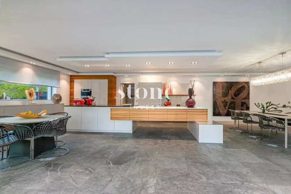 Villa de prestige, avec piscine, implanté sur un terrain de 2521 m² – photo 7 sur 9
