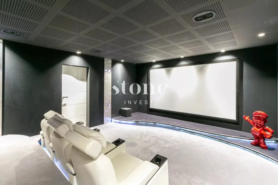 Villa de prestige, avec piscine, implanté sur un terrain de 2521 m² – photo 9 sur 9