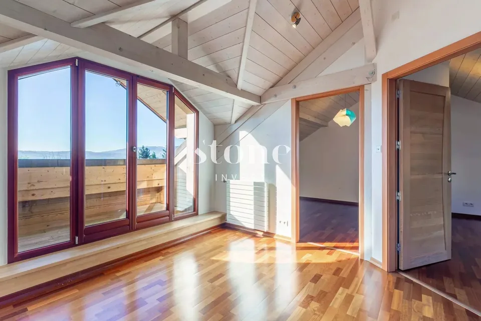 Villa d'architecte, proche frontière Suisse. – photo 6 sur 7