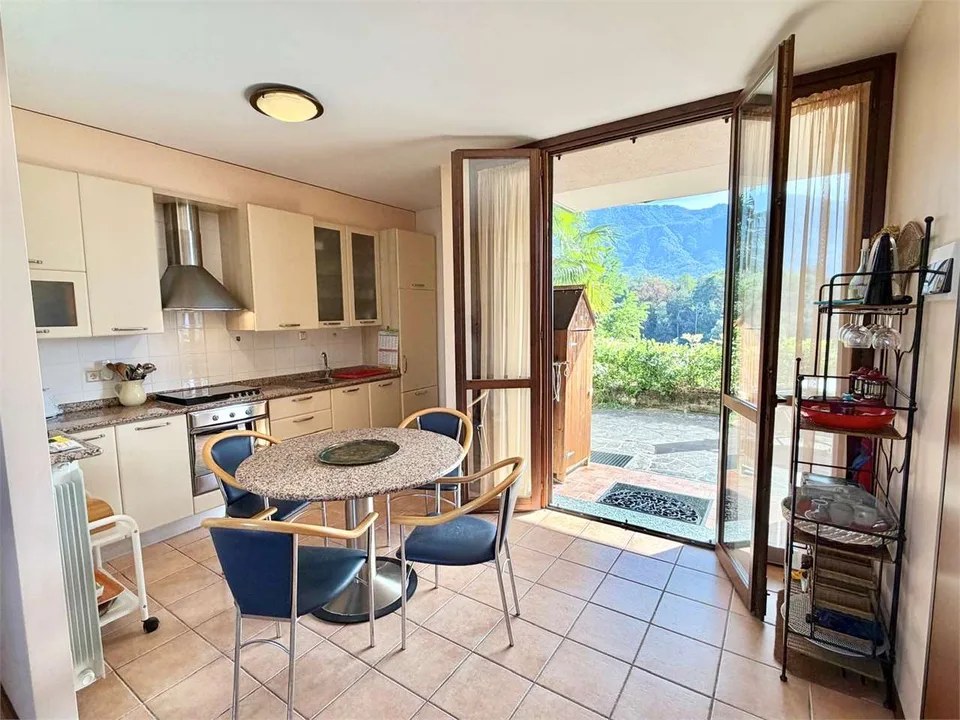 Splendido e curatissimo trilocale con giardino in una posizione tranqu – foto 4 di 13
