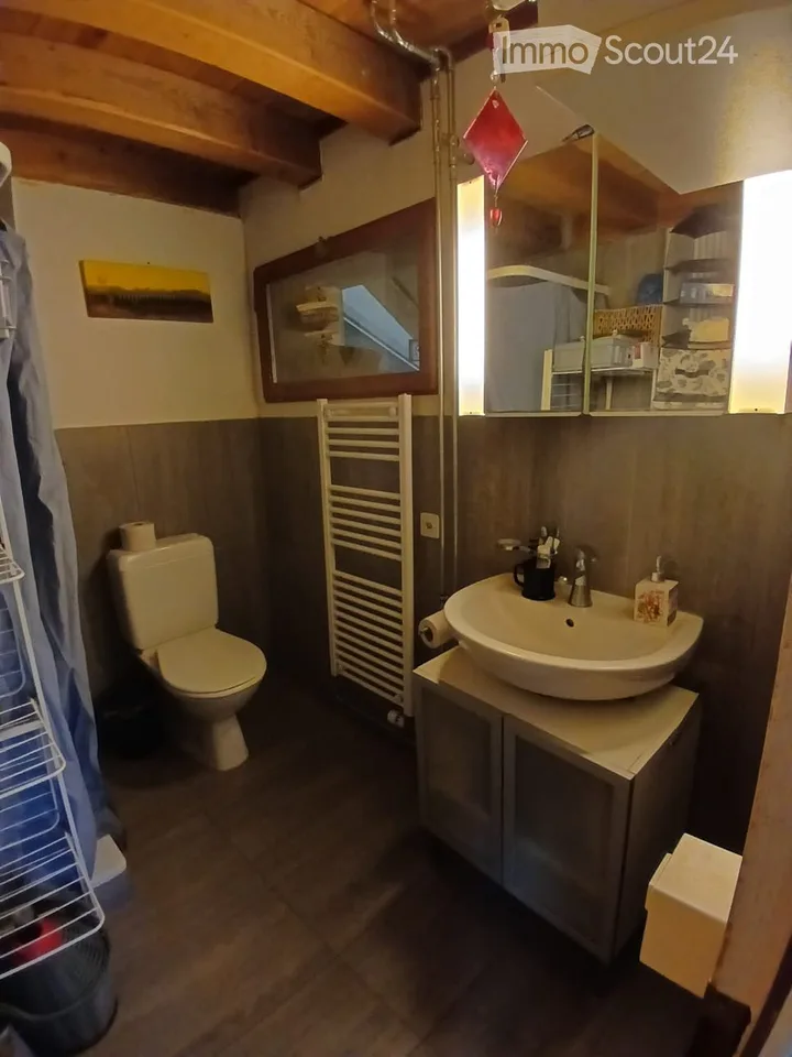 1-2 WG Zimmer auf ganzjähriger Alp zu vermieten – Foto 2 von 5