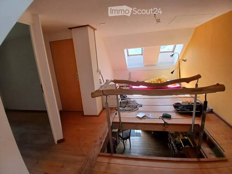 1-2 WG Zimmer auf ganzjähriger Alp zu vermieten – Foto 3 von 5