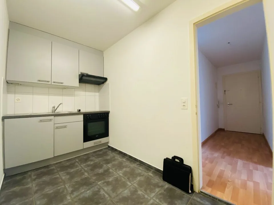 Gepflegte 1.5-Zimmerwohnung mit Lift und Balkon – Foto 2 von 5