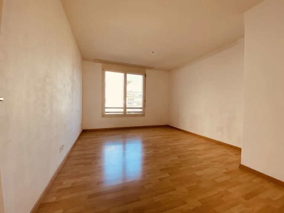 Appartamento di 3,5 locali con balcone, torre di lavanderia privata, cantina e locale per biciclette – foto 6 di 8