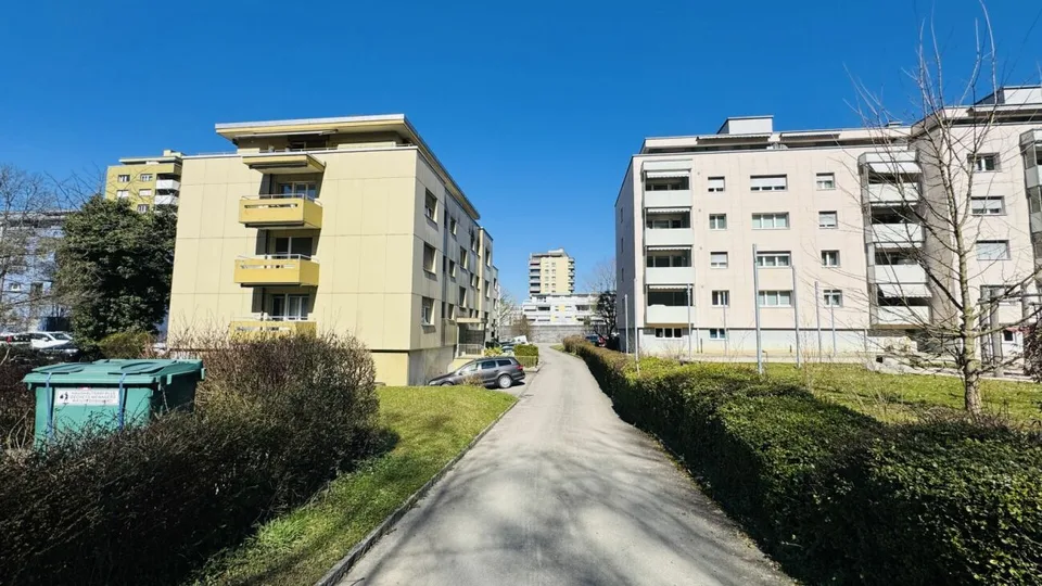 gepflegte 4 Zimmerwohnung im Hochparterre mit Balkon per sofort – Foto 10 von 11
